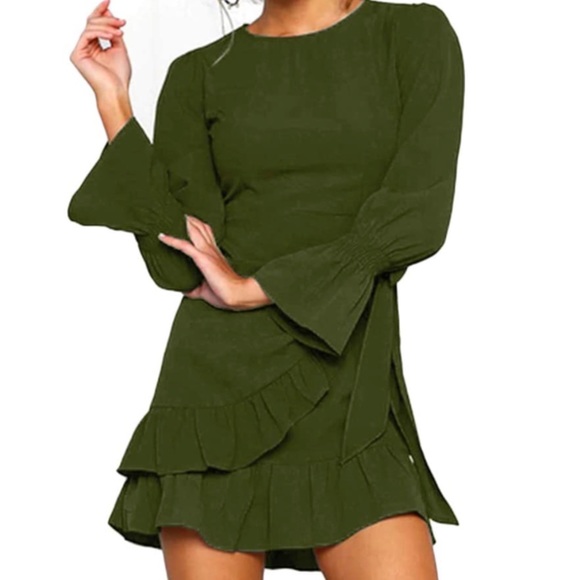 Dresses & Skirts - Long sleeve green wrap dress